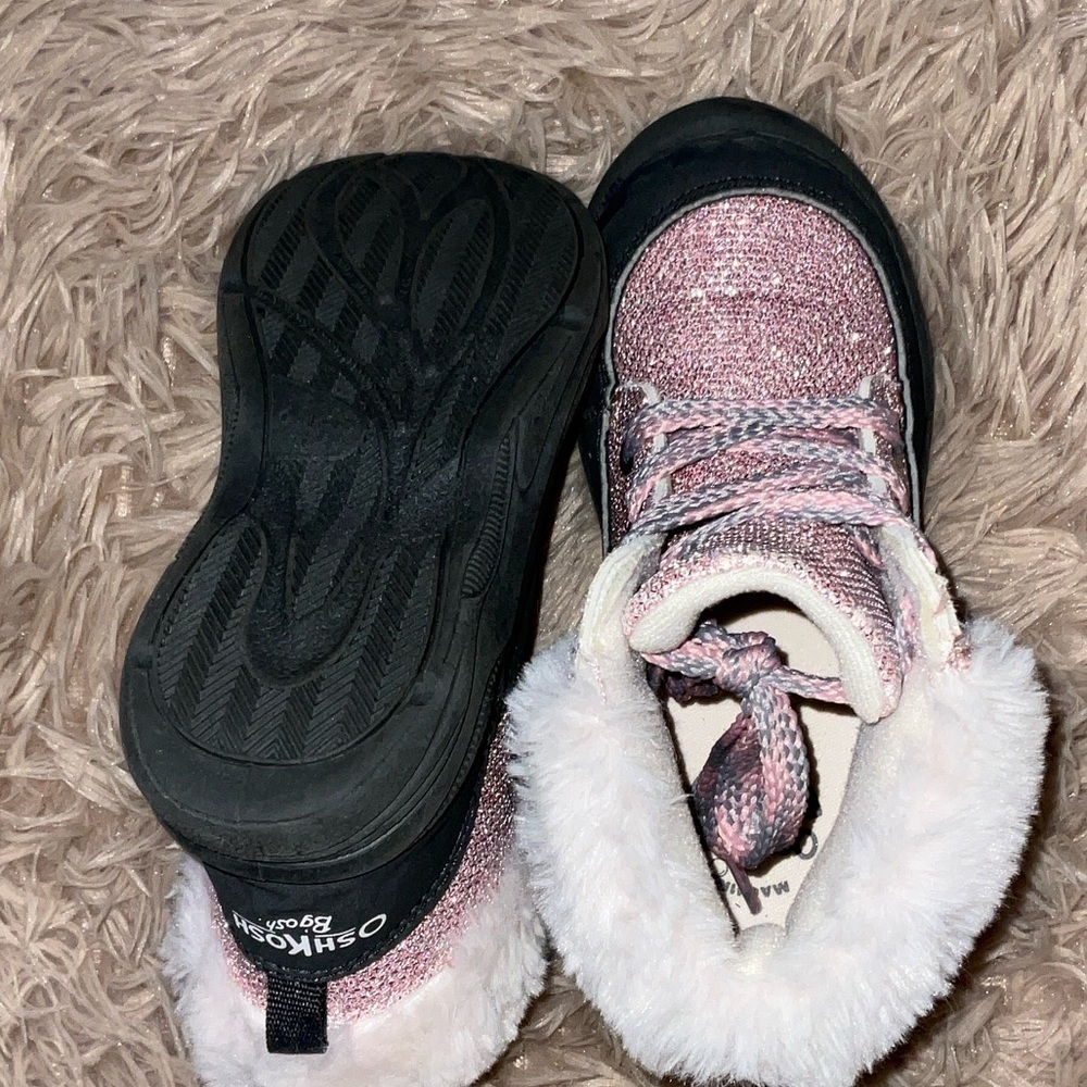 OshKosh B'gosh Glittery Pink and Black Boots - Picture 4 of 5